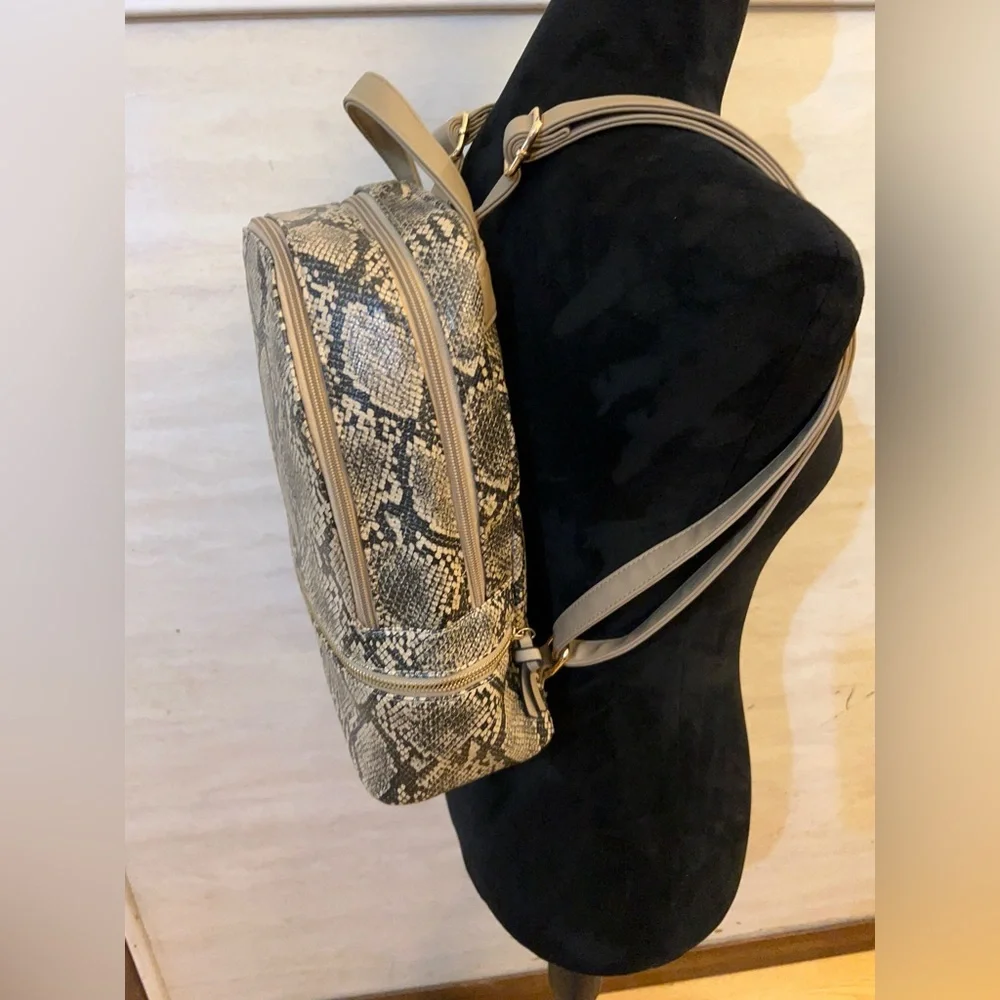 Alexis Bendel Chic Snakeskin Pattern Backpack - Picture 5 of 15